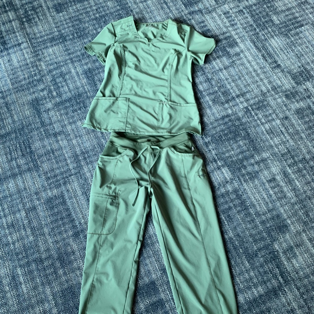 Cherokee Infinity Scrub Top and Bottom